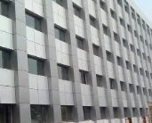 安装铝单板时，需要注意以下几点