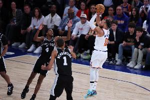 美记：纽约球迷今天买走了马刺球馆大约40%的门票！