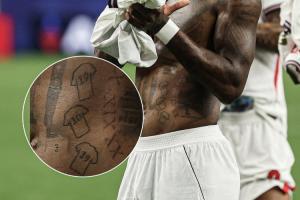今夏回归红魔！ESPN晒照：拉什福德将在曼联的3个号码都纹在腹部