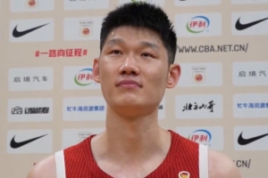 胡金秋赛后哽咽：我能做的还是太少了 感觉自己还是差很多