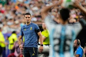 斯卡洛尼：很幸运对方球员被罚下 我们还有很多地方需要改进